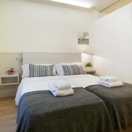 Tendency Apartments 7 Barcelona Exterior photo